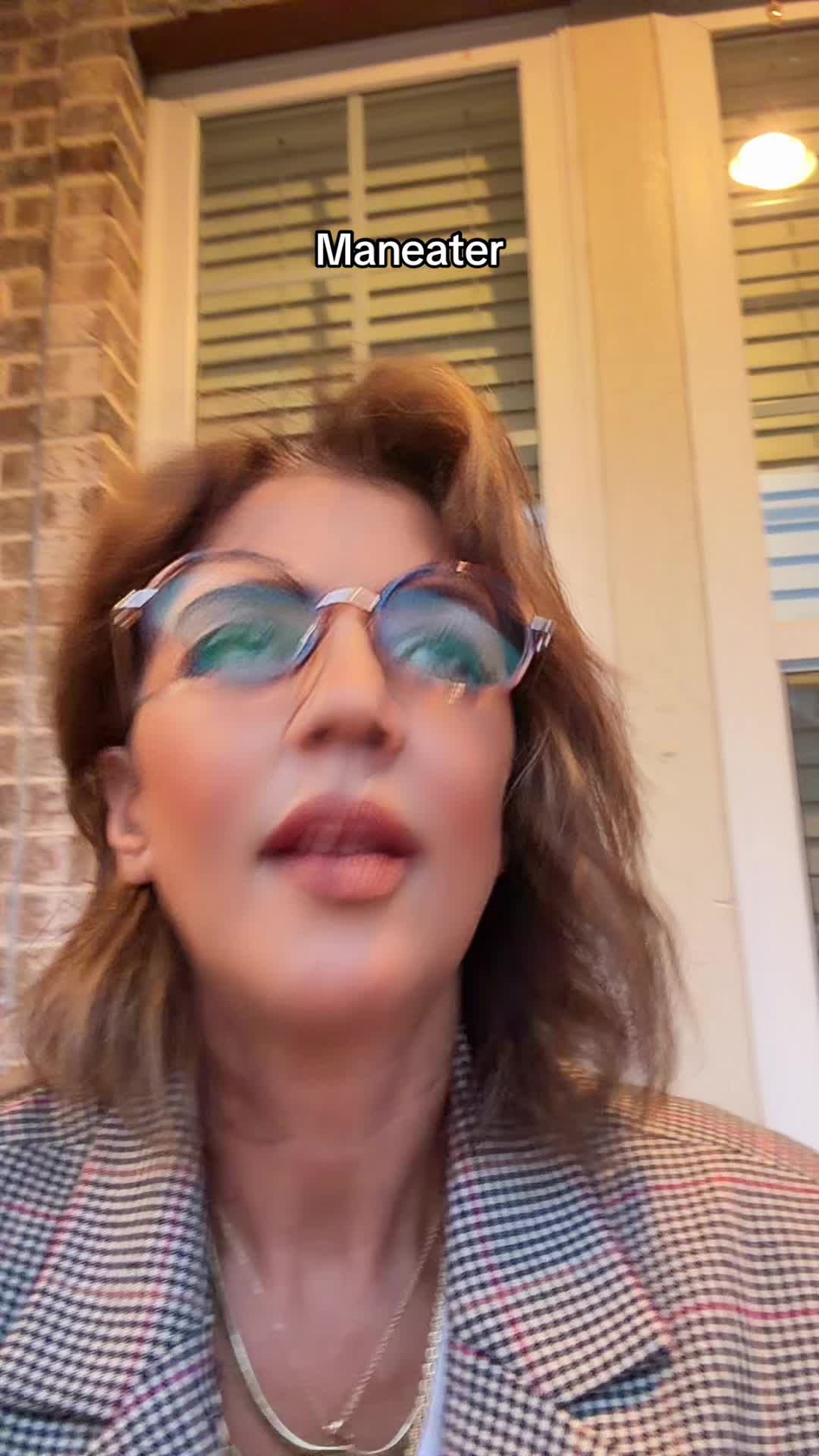 @Demi