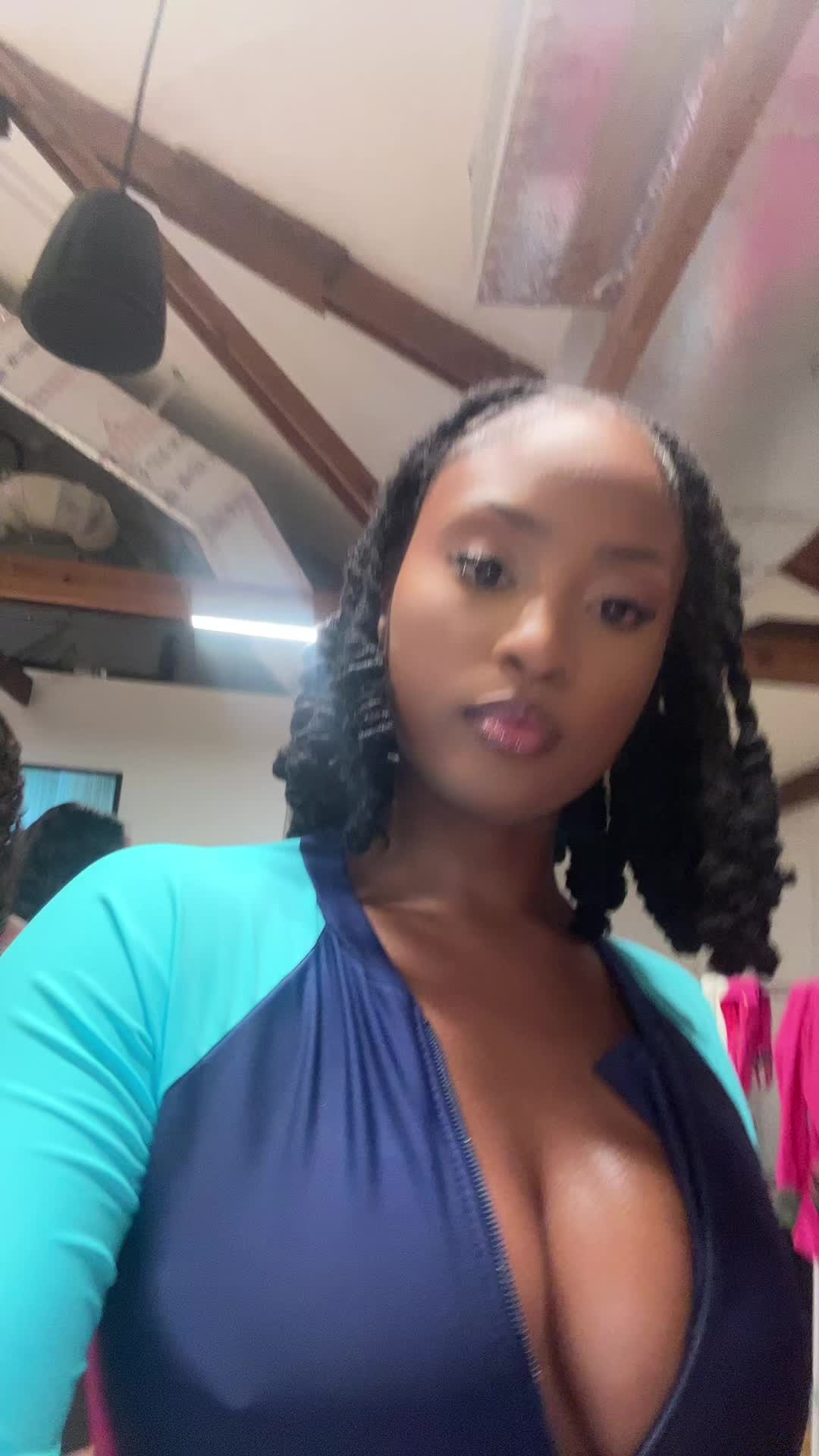 @azizamajor