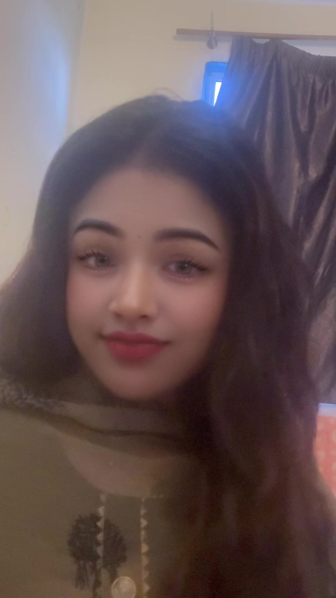 @❤️v. thiyaa❤️