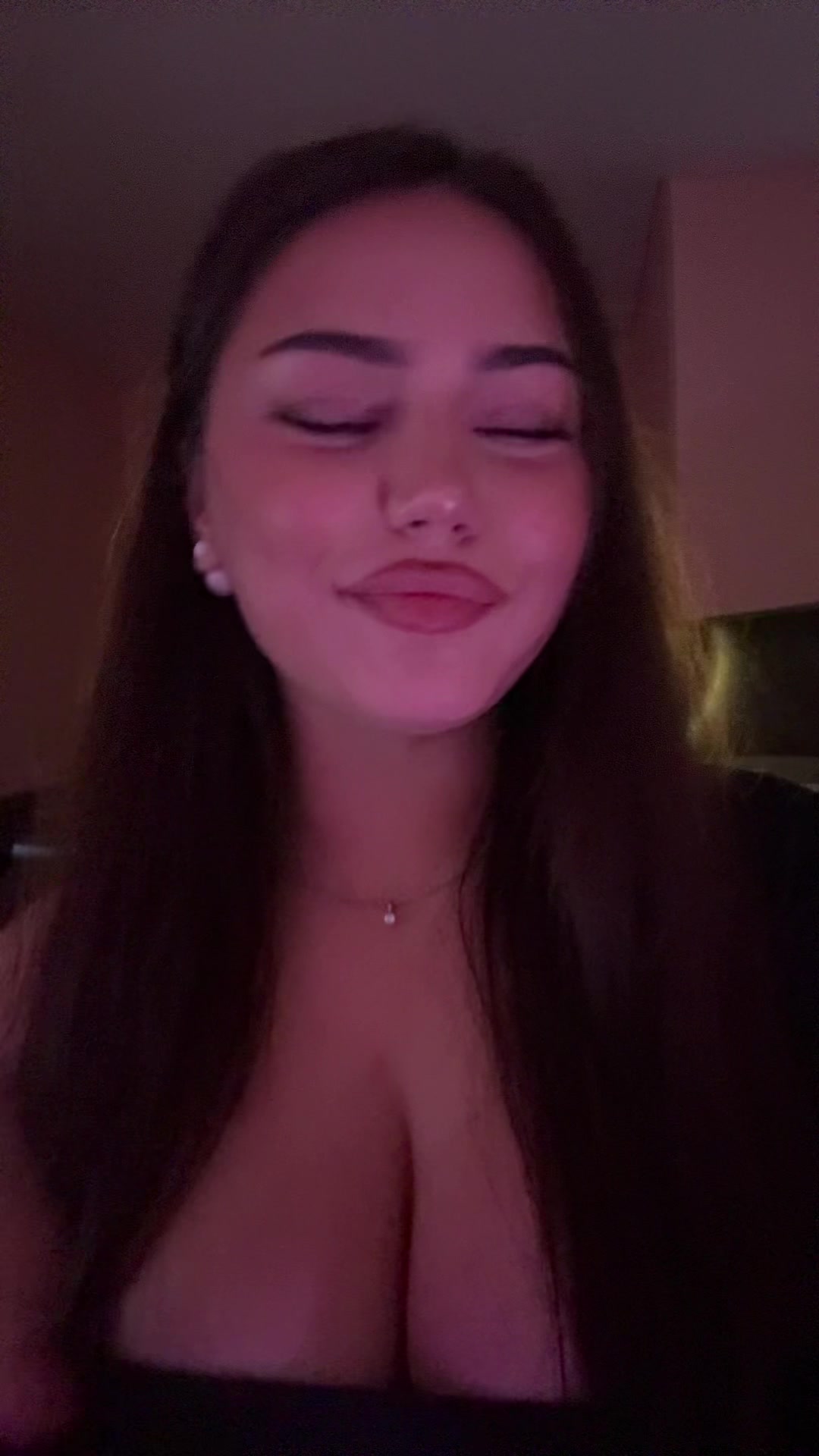 @⃟