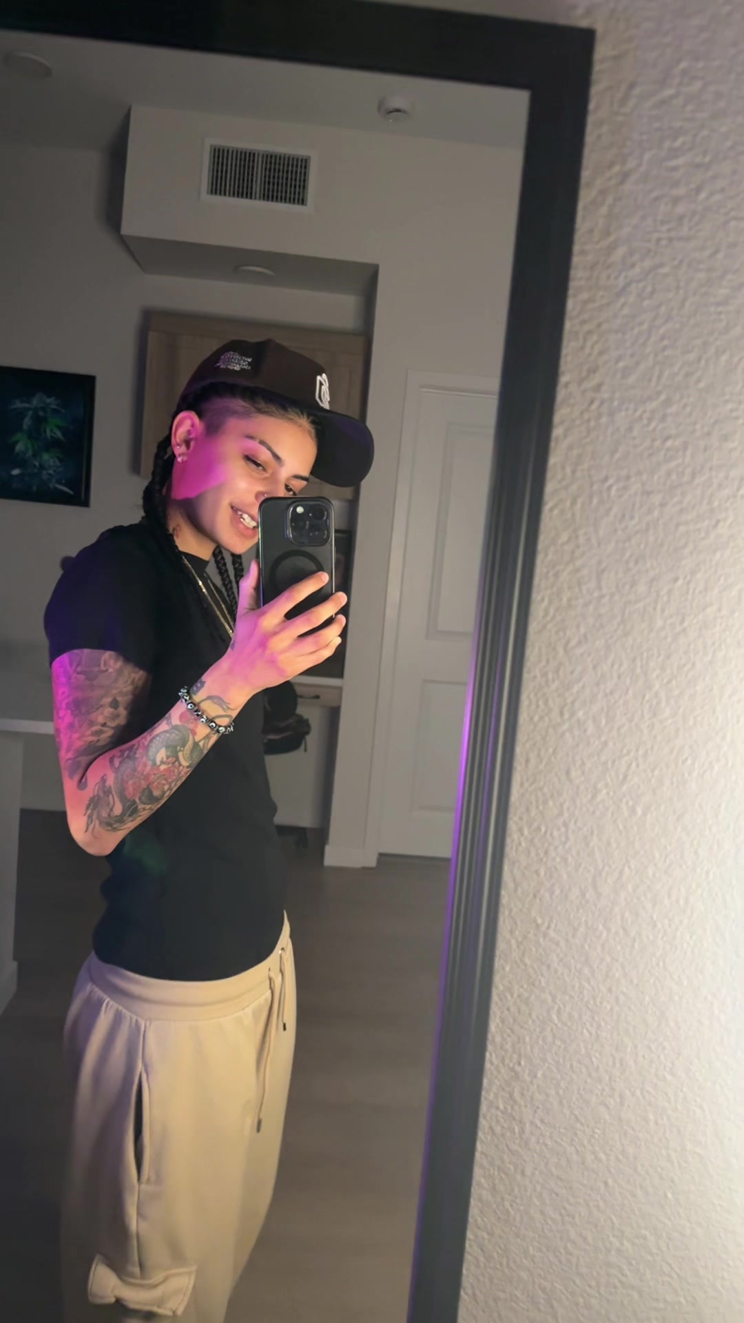 @Dolllamo
