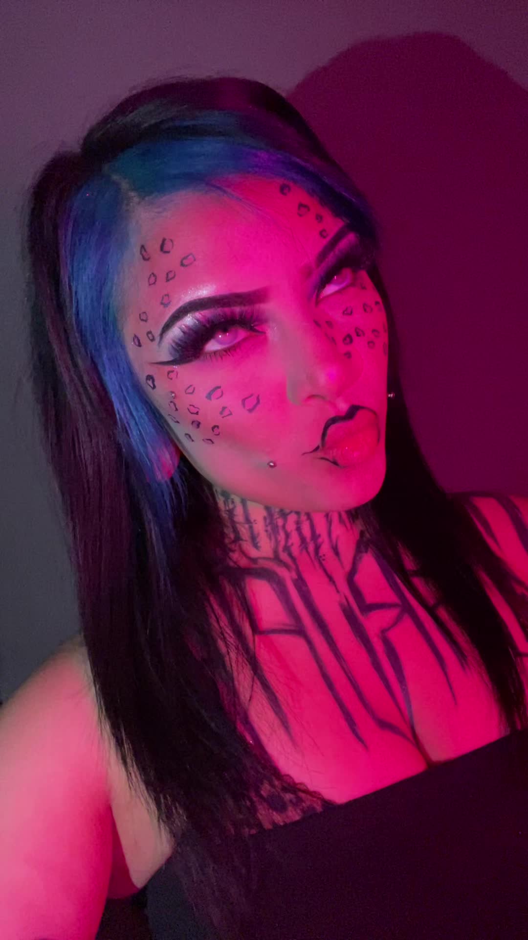 @FREAKSHOW KEEZH✨