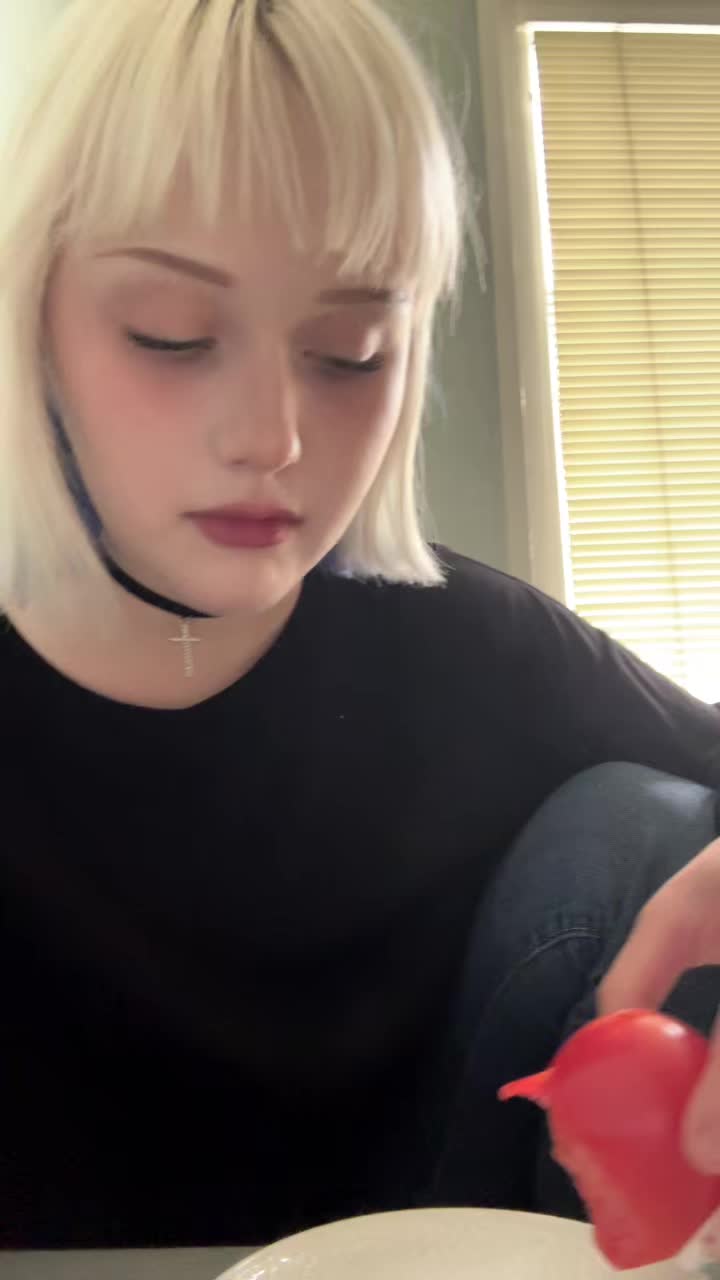 @эллчка мивчи🐰