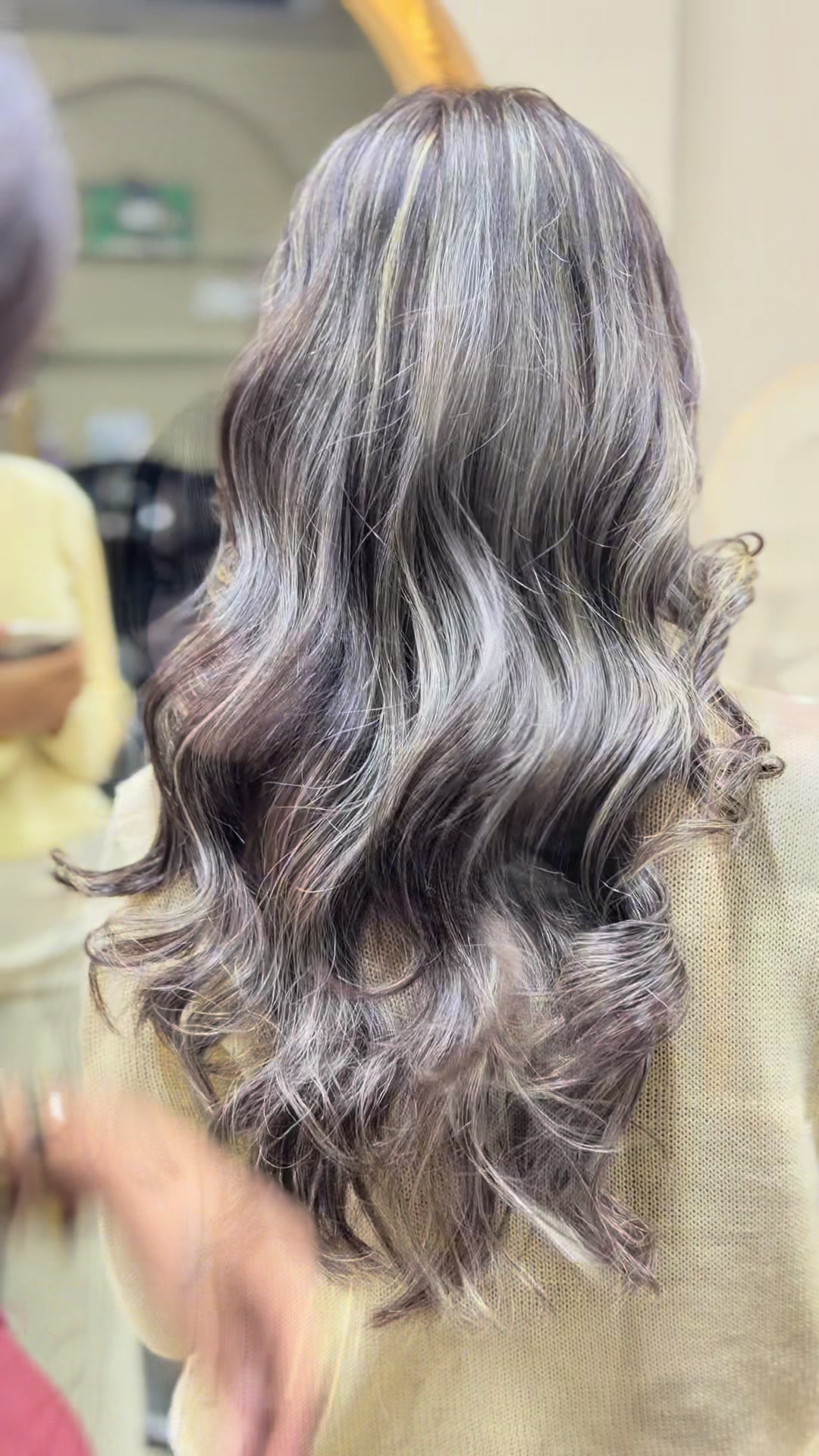 @Looks unisex salon