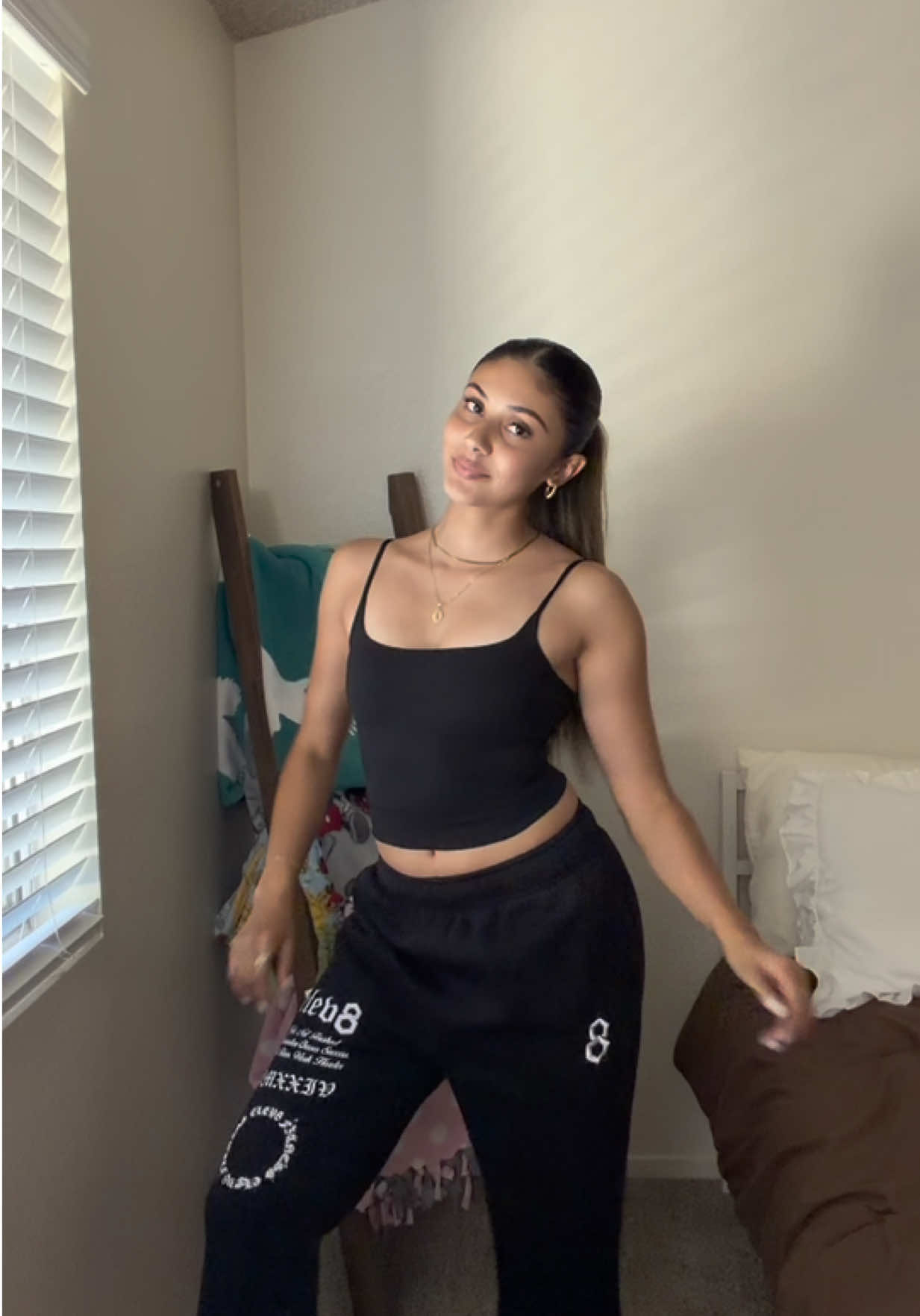 @aliyagibsonn