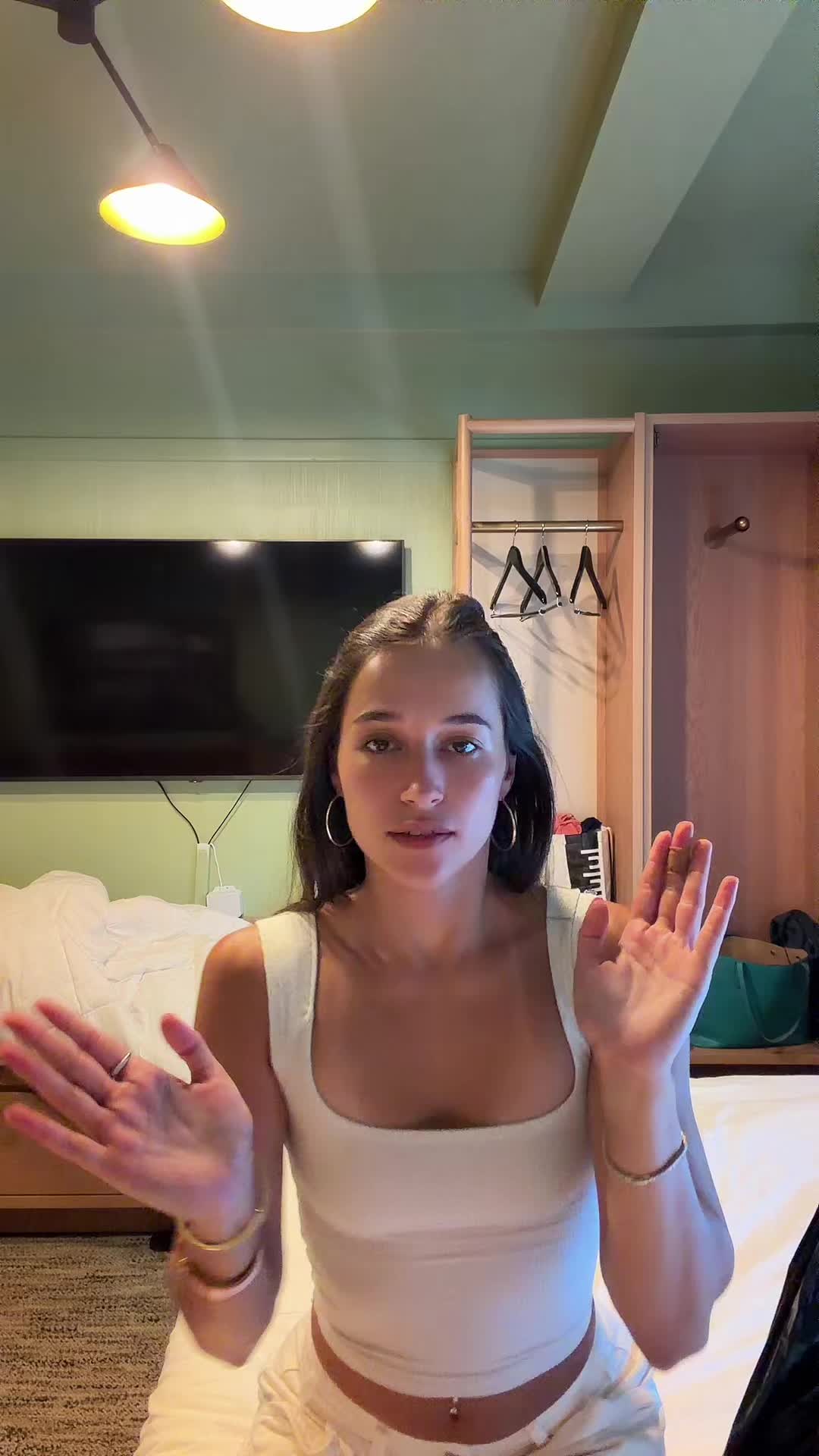 @Juliagjelaj