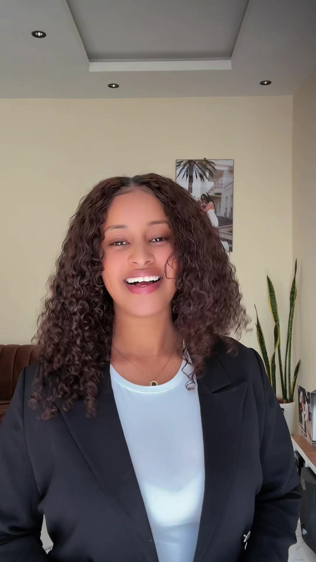 @Bella (እ-ኑ)