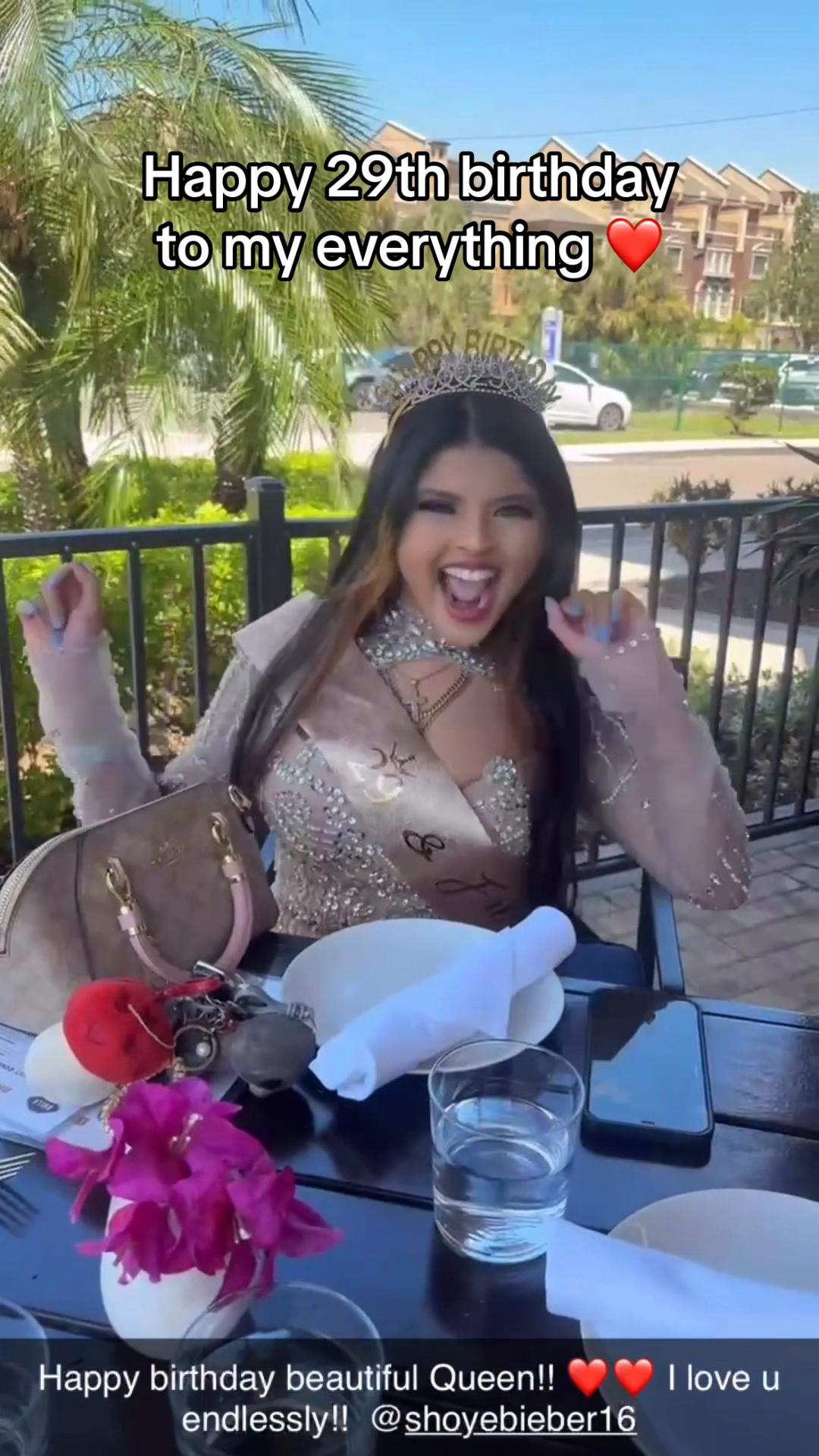 @LyndZ