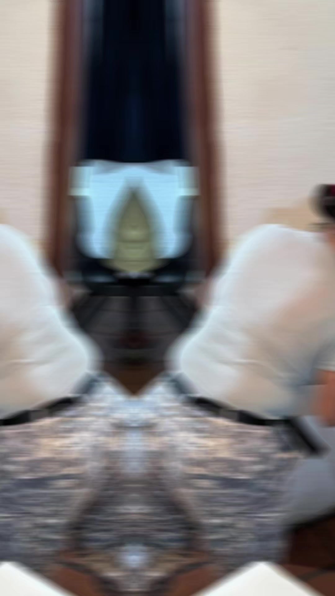 @C⋆L⋆A⋆U⋆D⋆I⋆A⋆