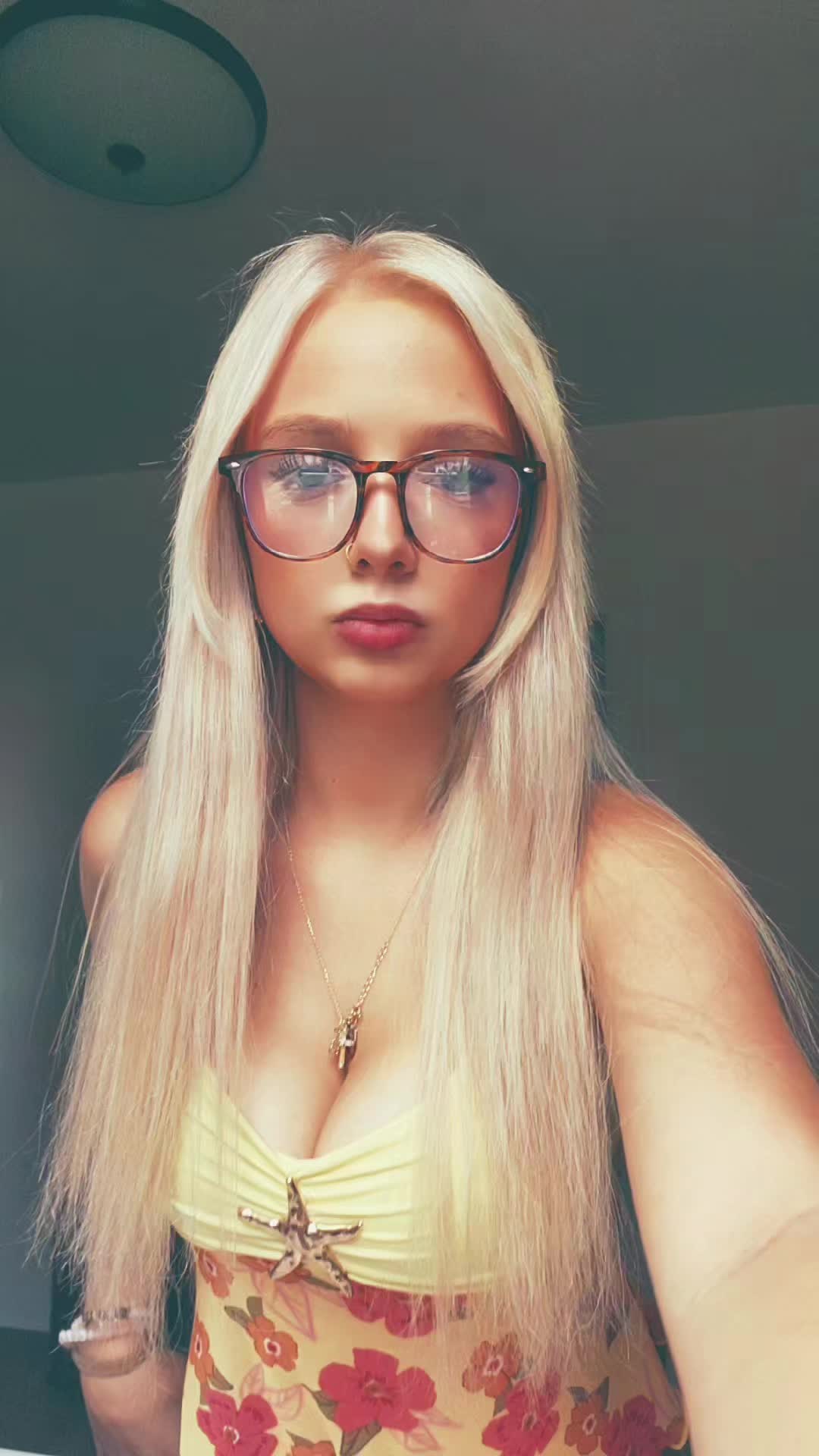 @Hayleespamzz