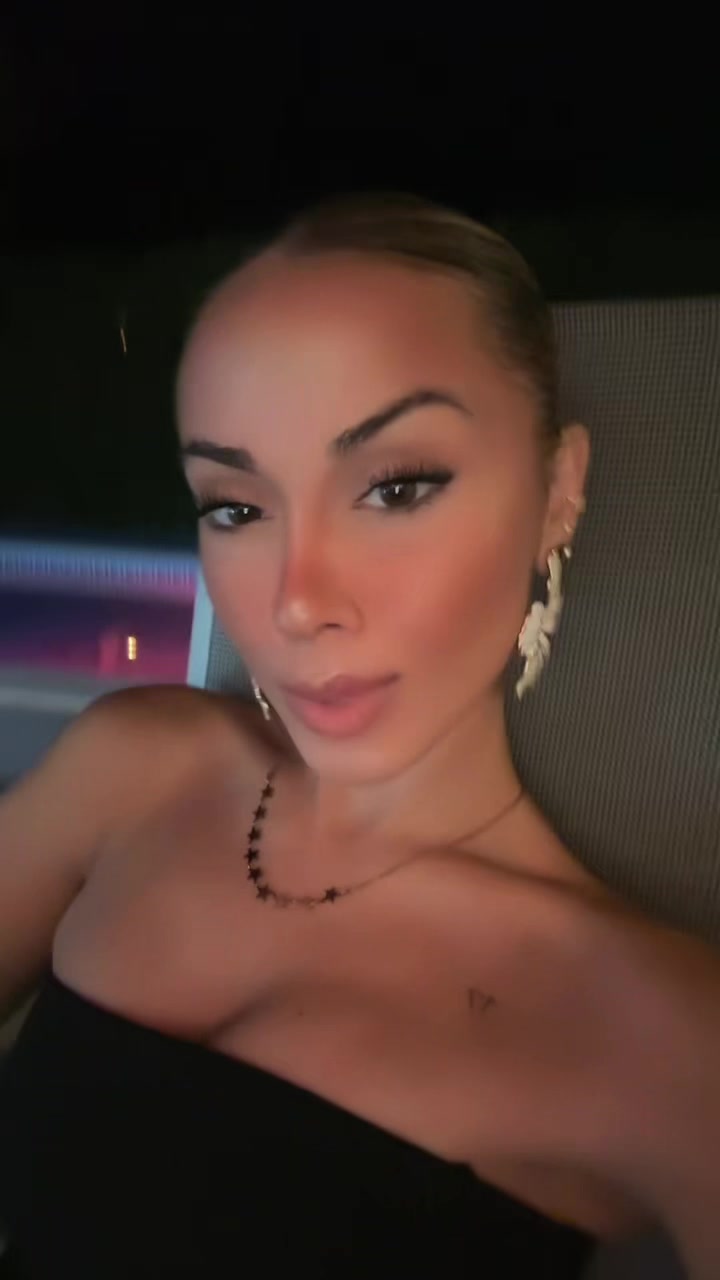 @Nunzia De Santis๐ฆ๐ธ๐ผ