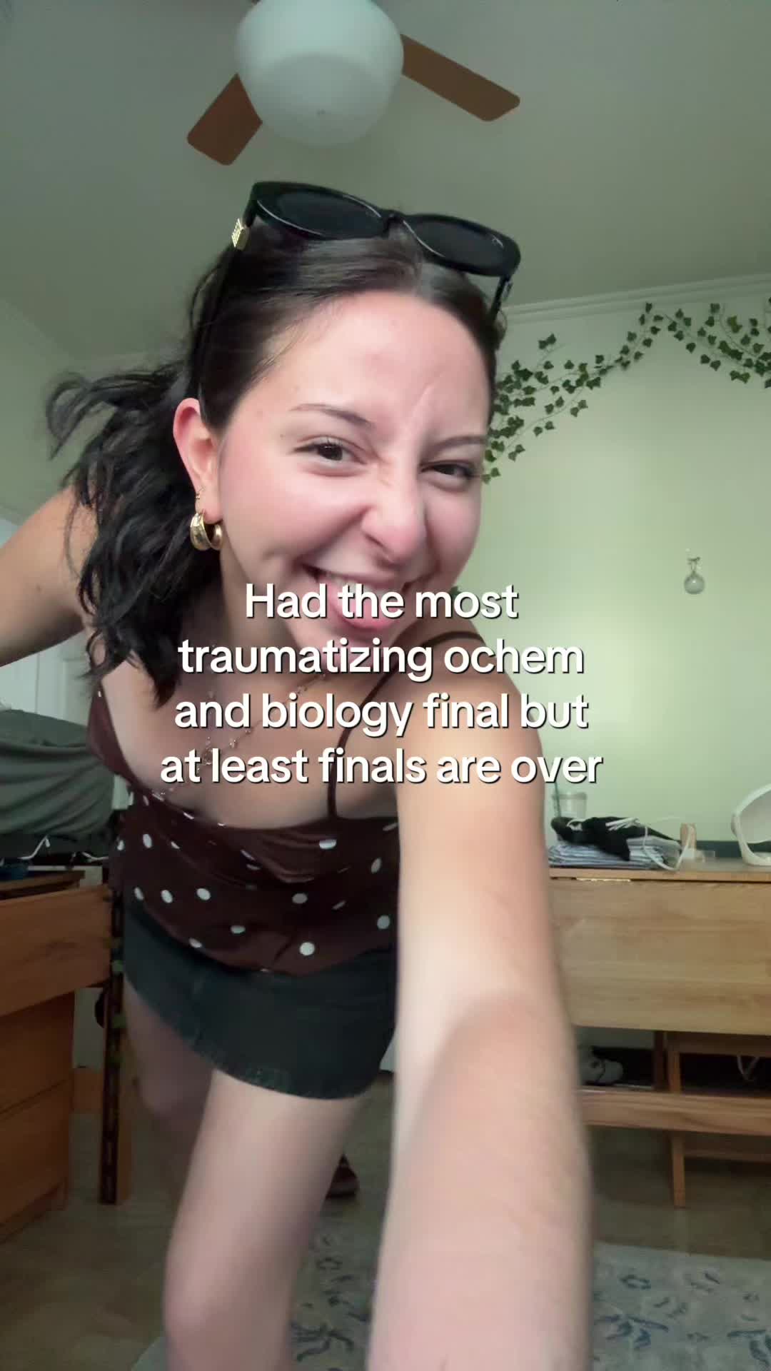 @BeeVlogging