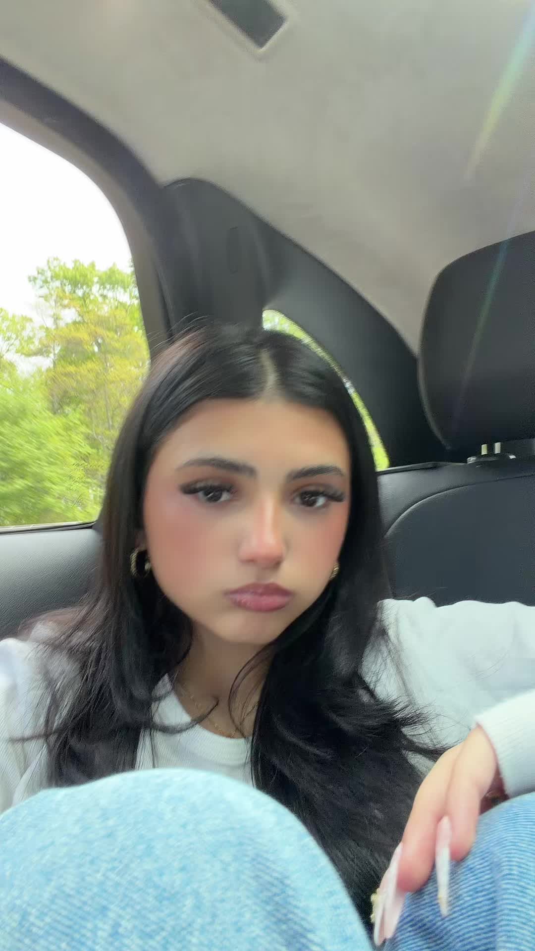 @🤫