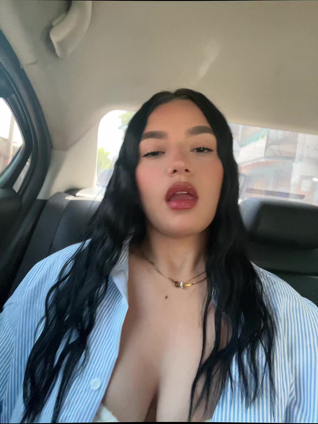 @Valentina🖤