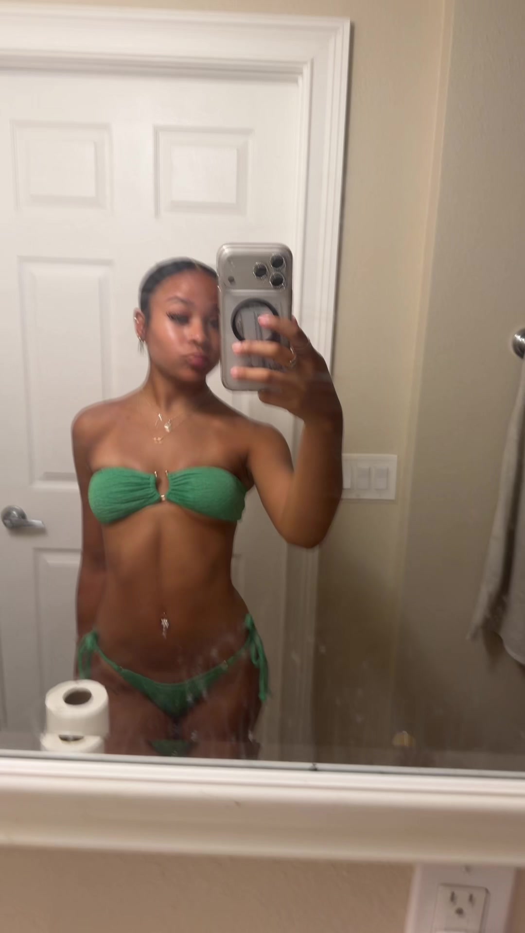 @u_luvmia0