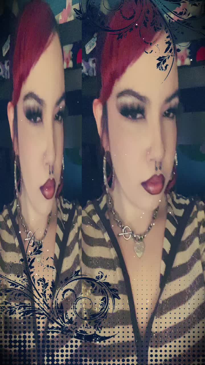 @🦇 ☆  E  ☆ 🦇