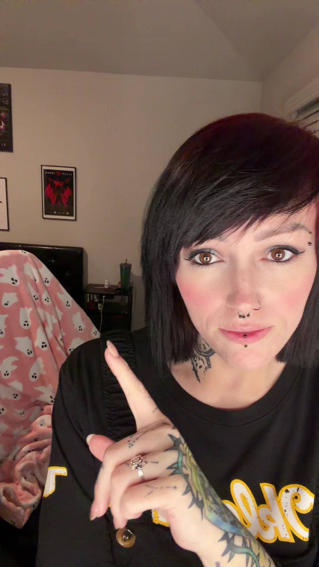 @cursedcarissa