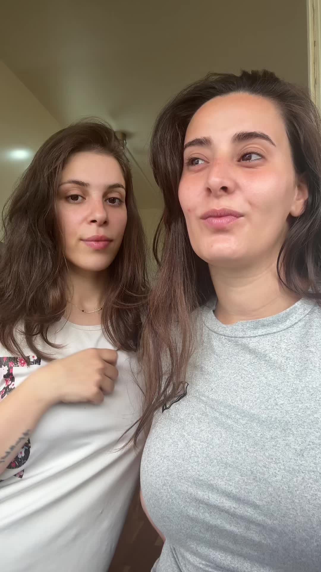 @D Y A N & S I M O N