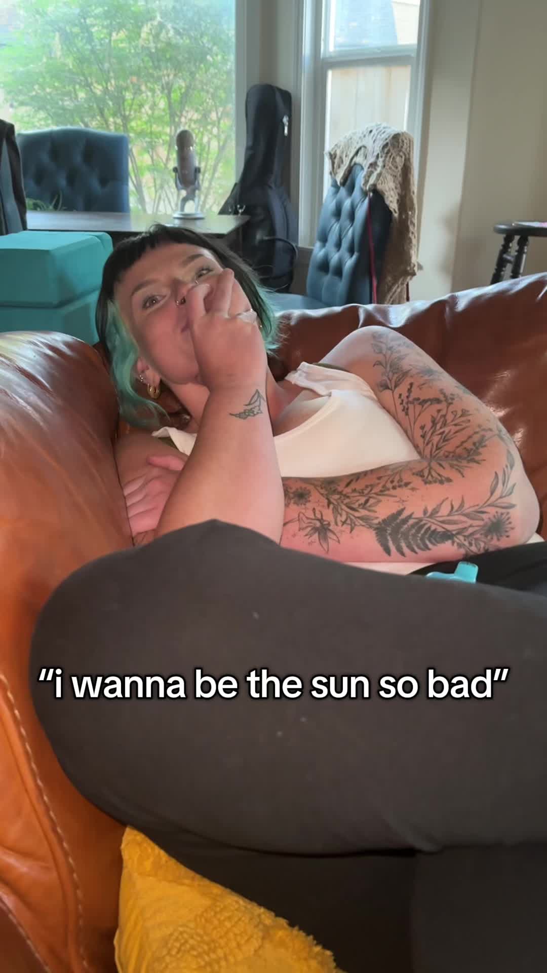 @Ava
