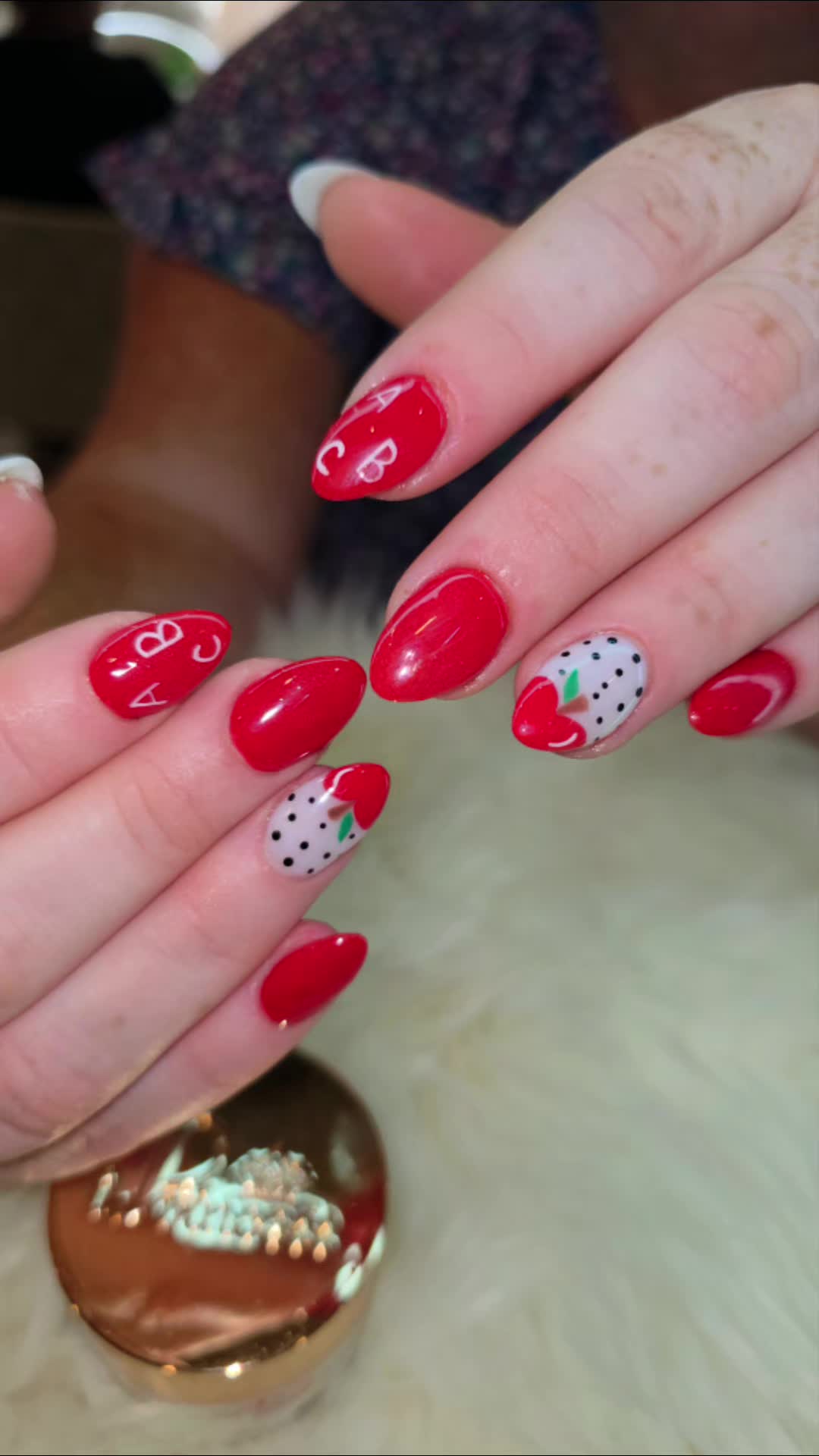 @AnneNails