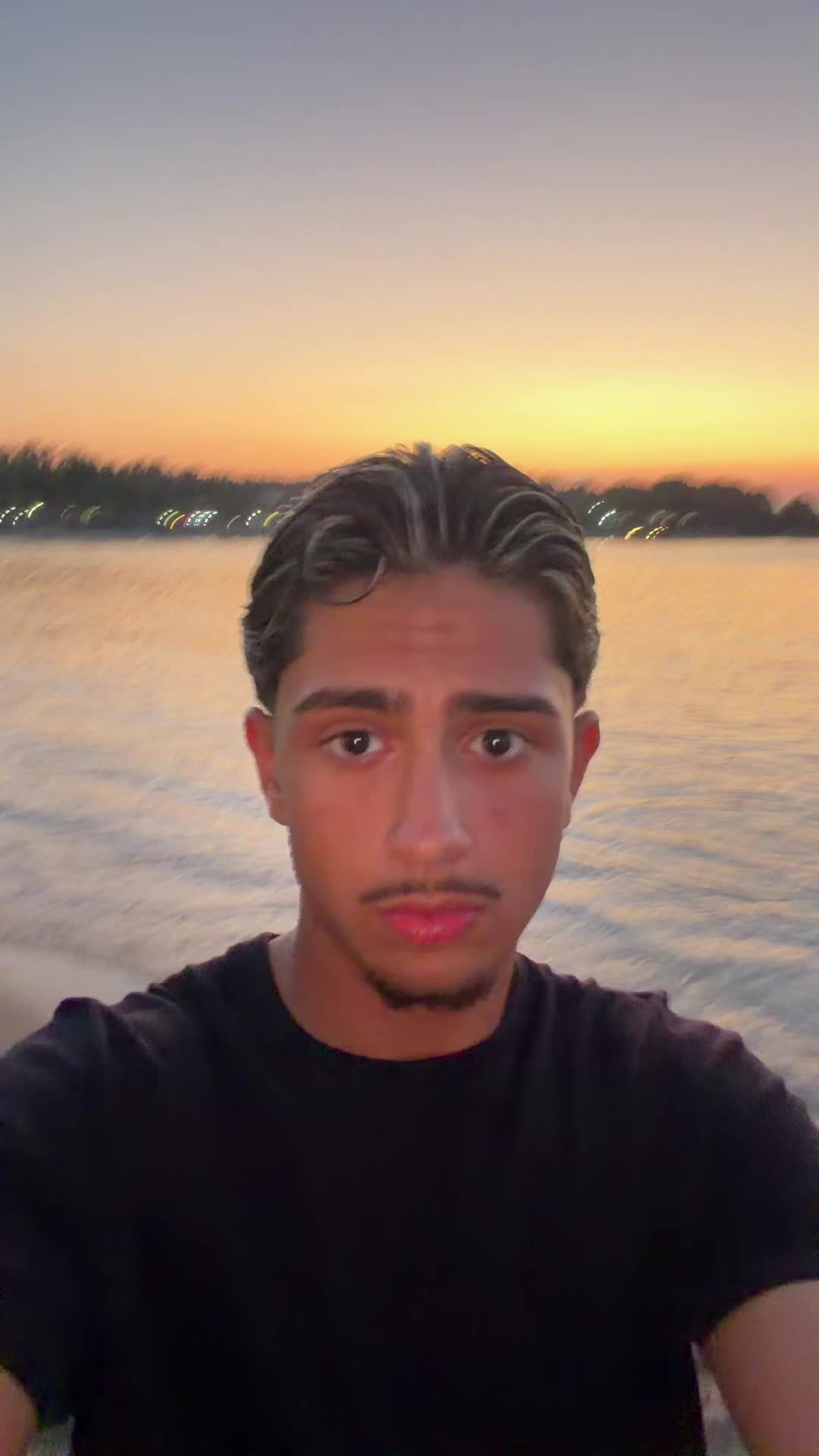 @🥥