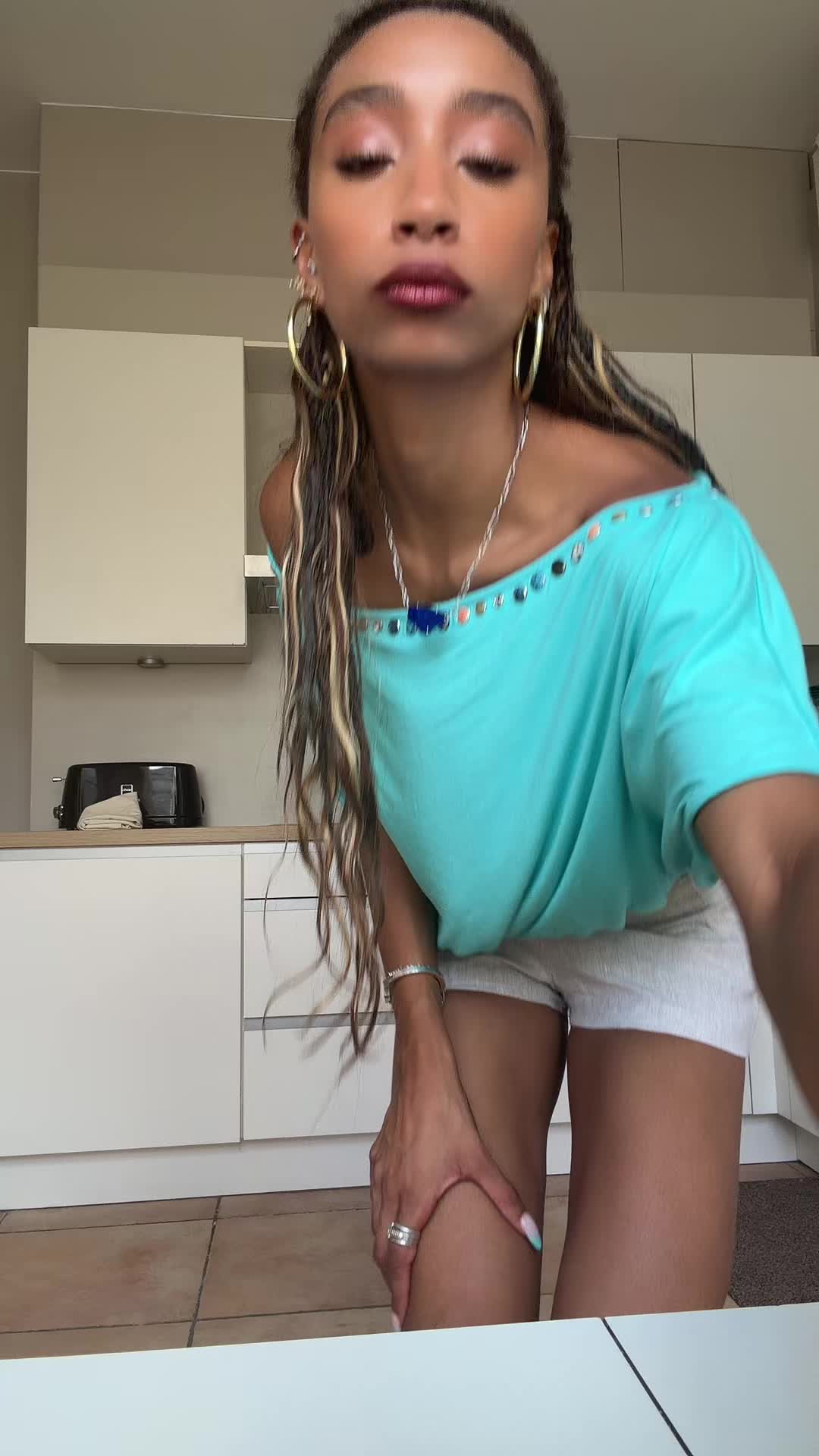 @ameliemelo