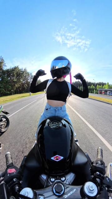 @Anya_moto