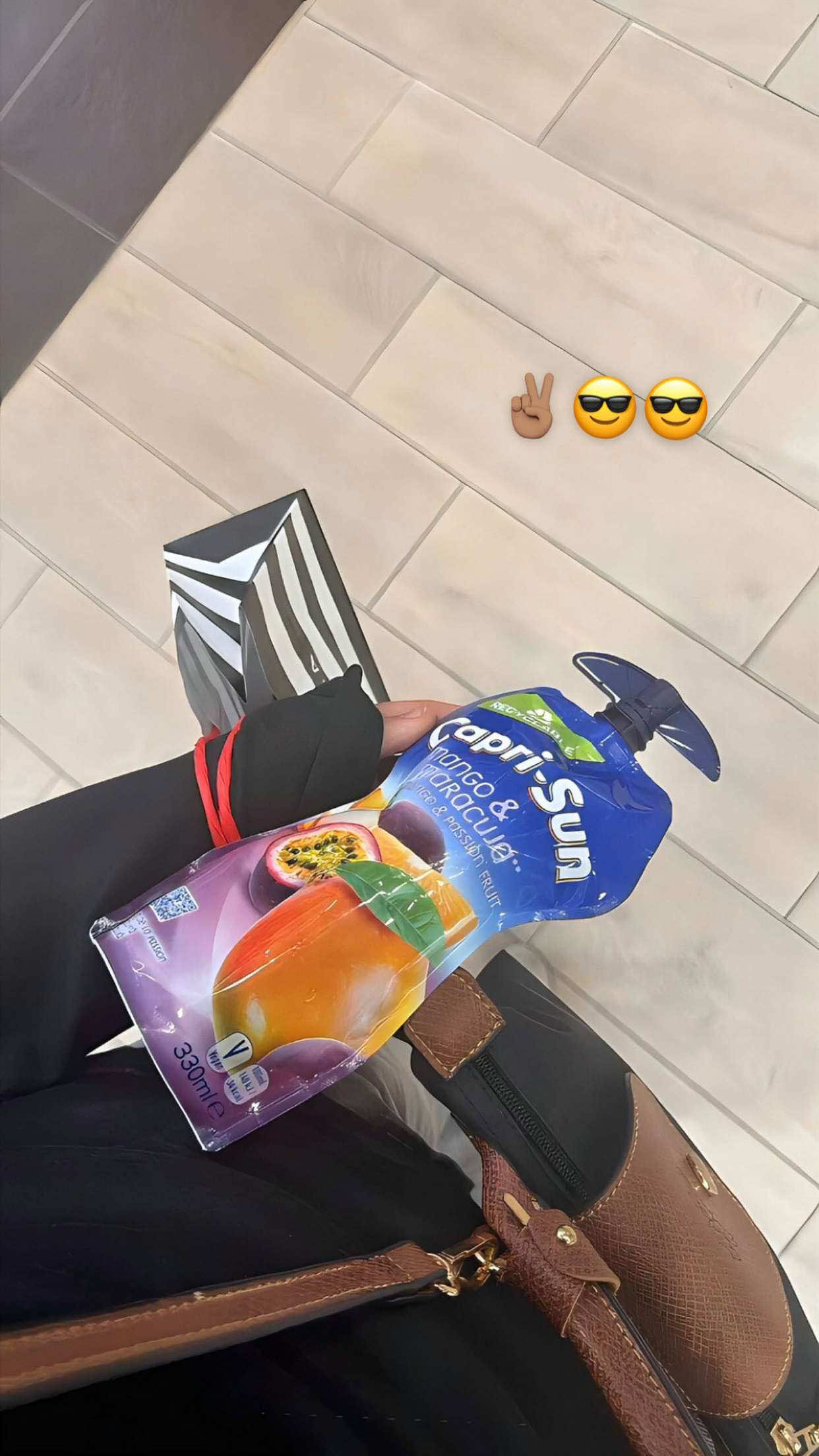@𝑆𝑎𝑛𝑎🥥