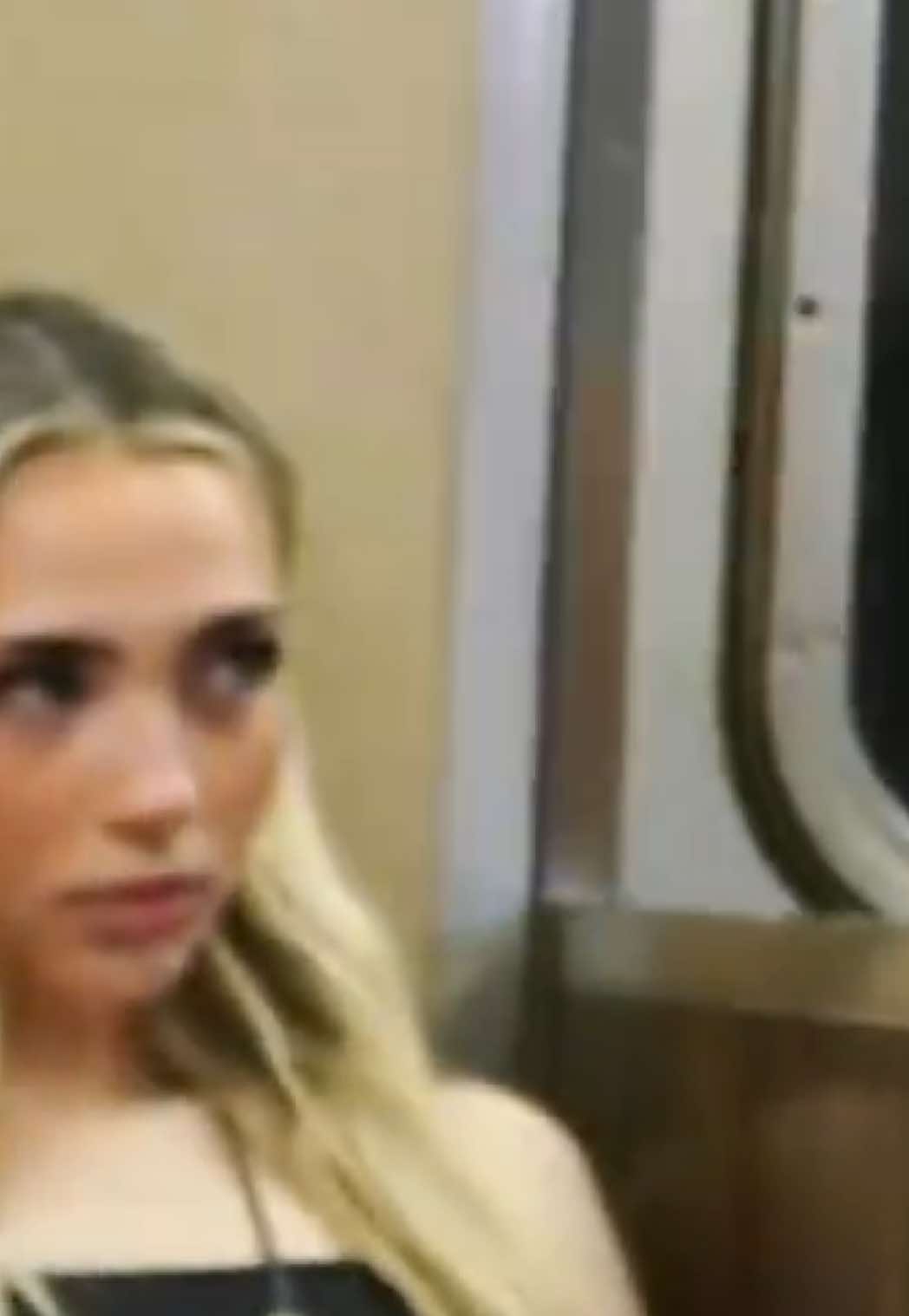 @🦄