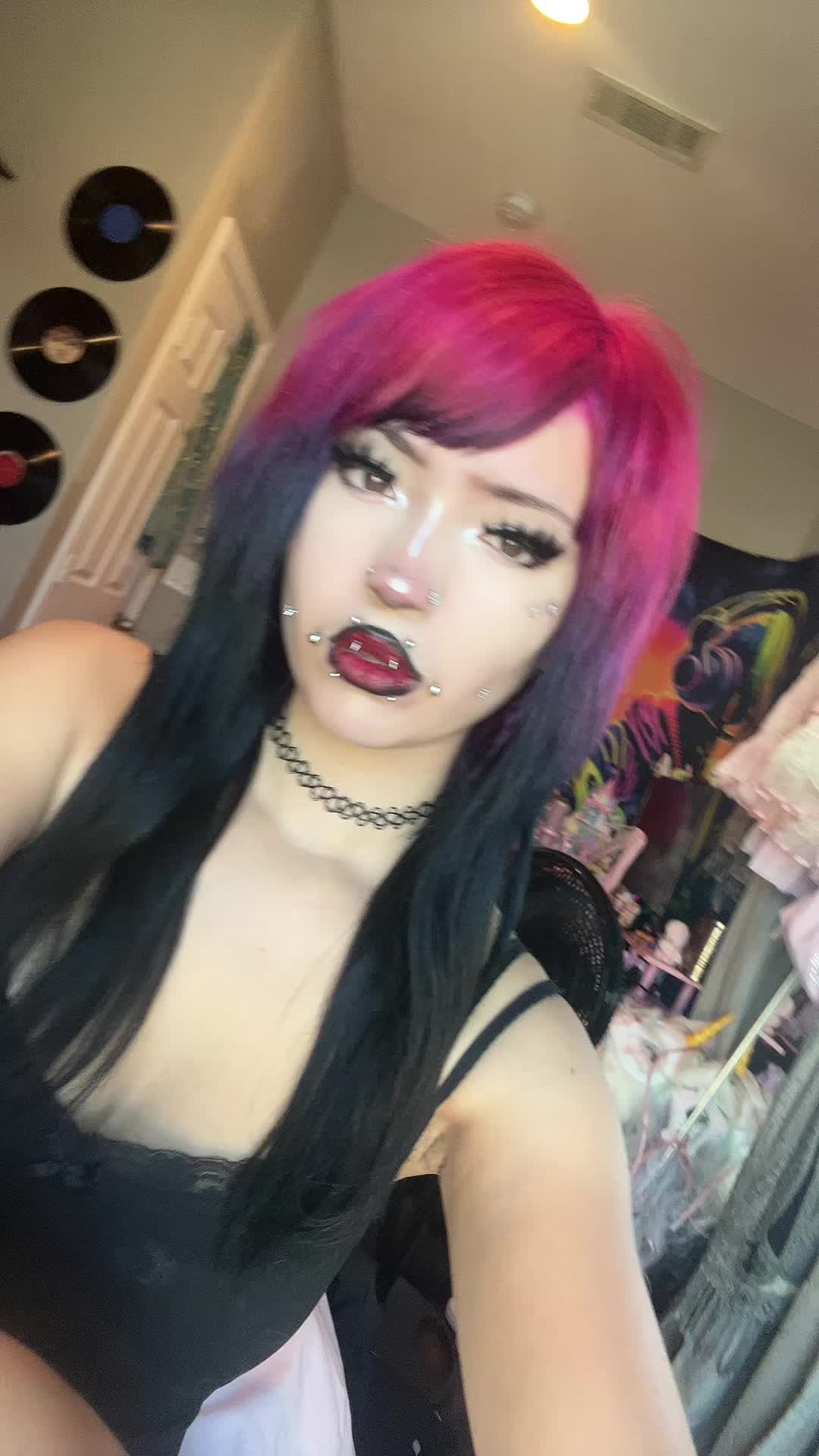 @twinkletoez28
