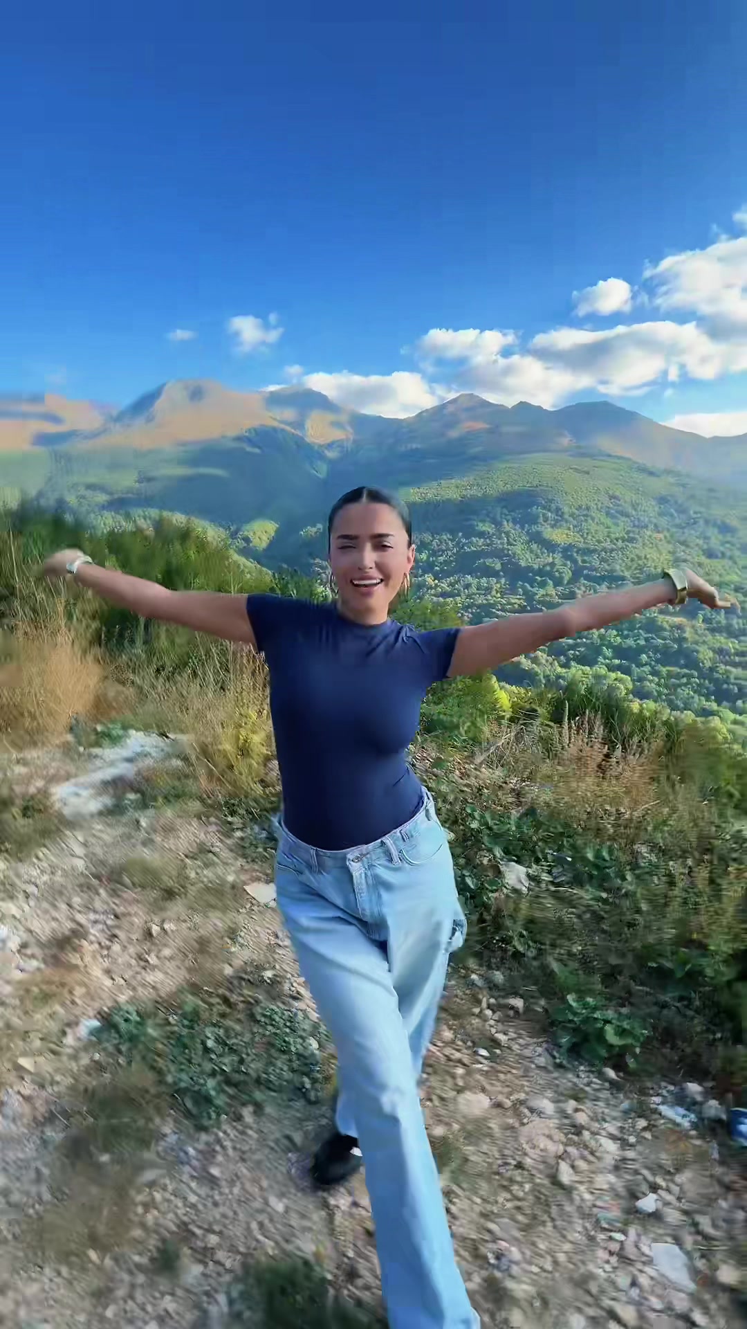 @ANISA VESELI ๐