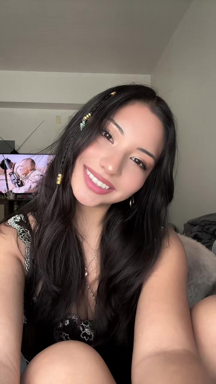 @StrawberryAri