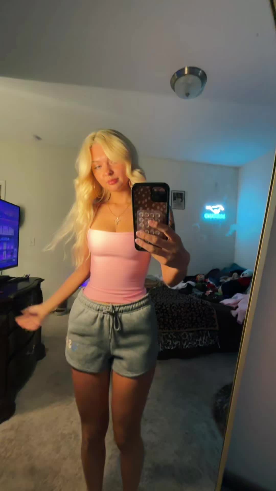 @elenacran