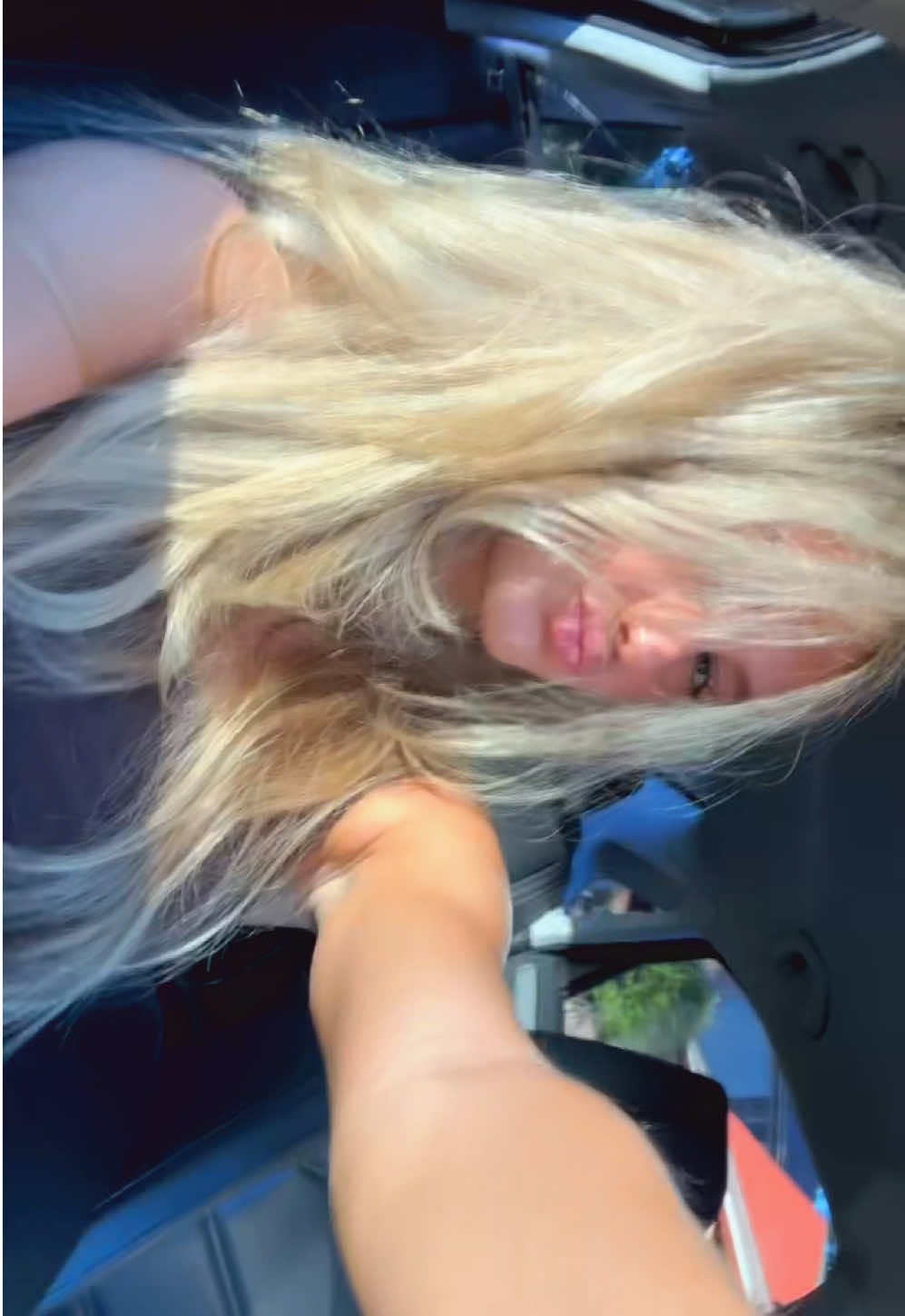 @🦄