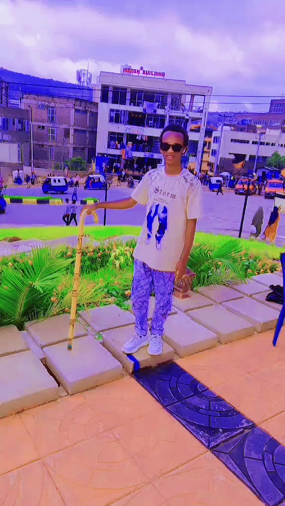 @🎧🌲Ṣụḍẹ&bull;3rd.star💔