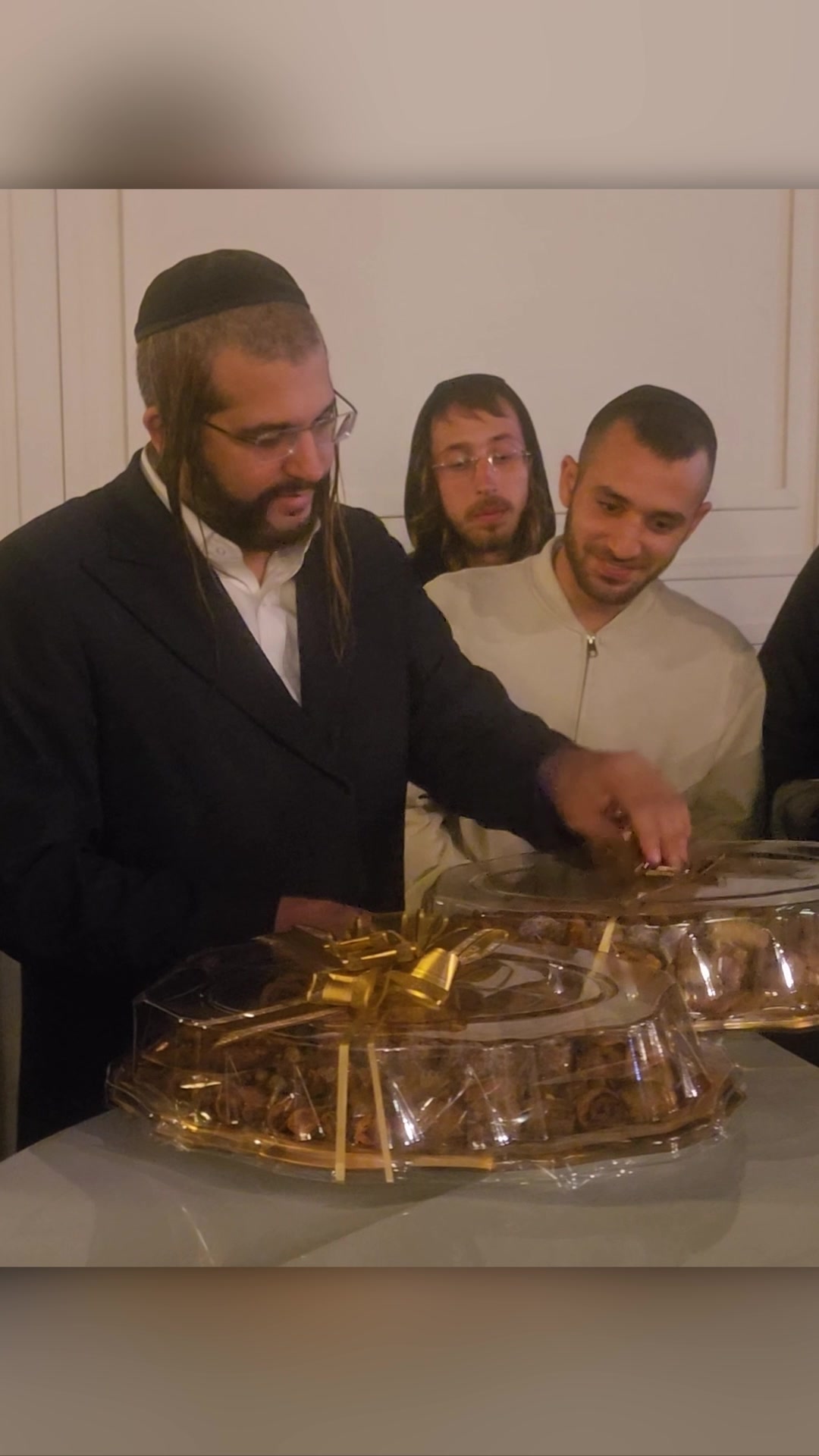 @הינוקא העמוד הרישמי