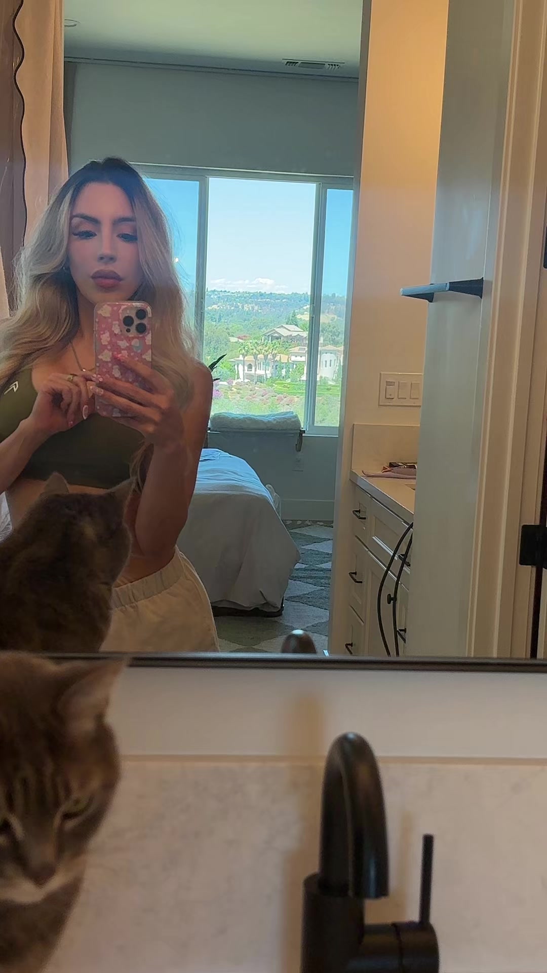 @chelsmeow24