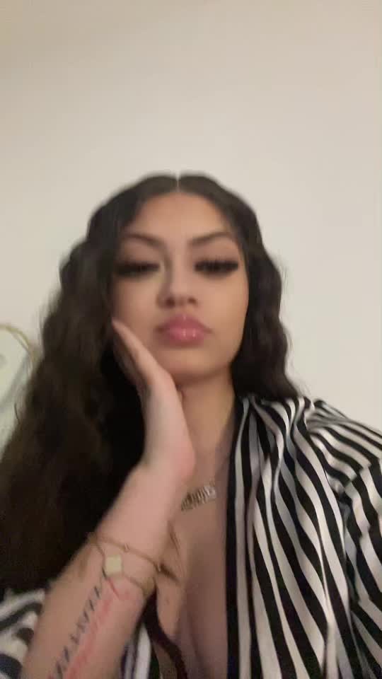 @shy ✰