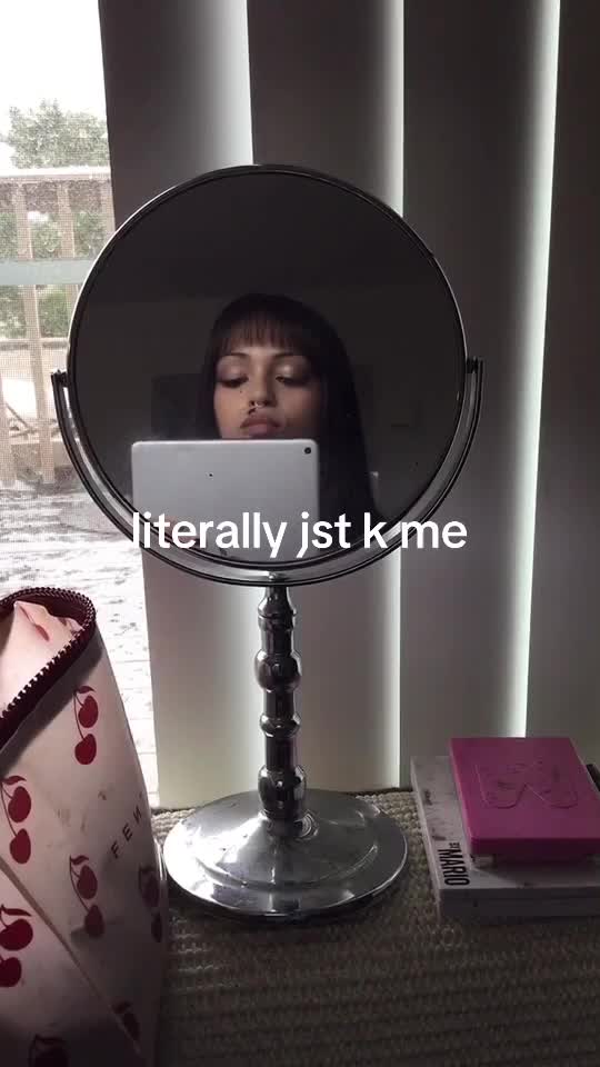 @𝑀𝒾𝒶𝓁𝒶𝓃𝒾 𝐿𝓊𝒸𝒾𝒶𝓃𝒶