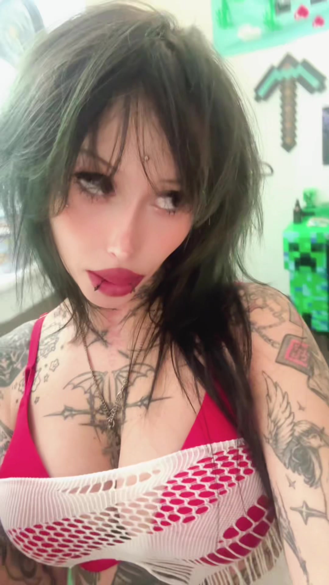 @zommmbri