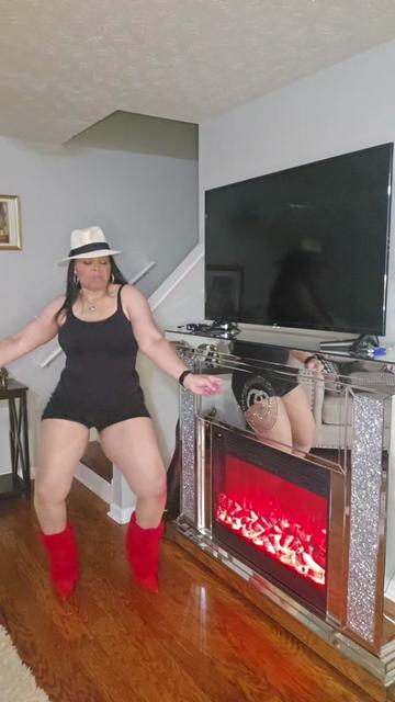 @Lovely Lady Sonia