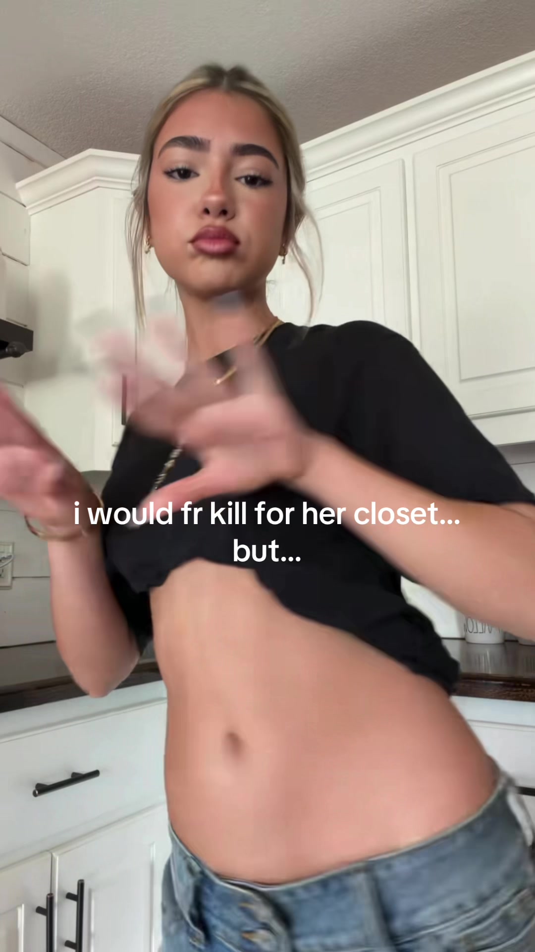@vanessafindsoutfits