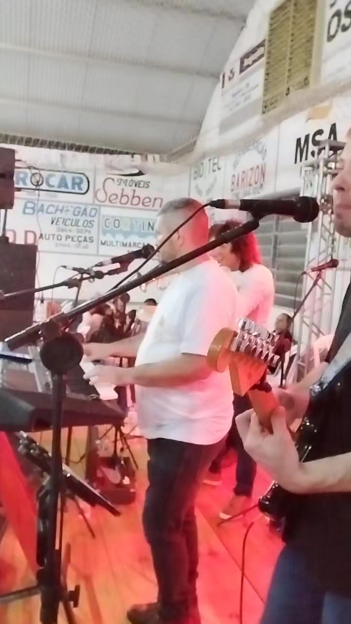 @Três Hermanos
