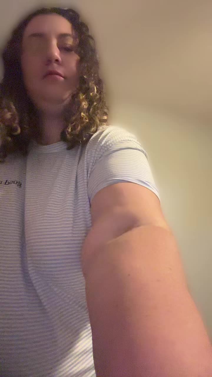 @💜🩷🩵 IceQueen92 🧊 👑 😴🐐