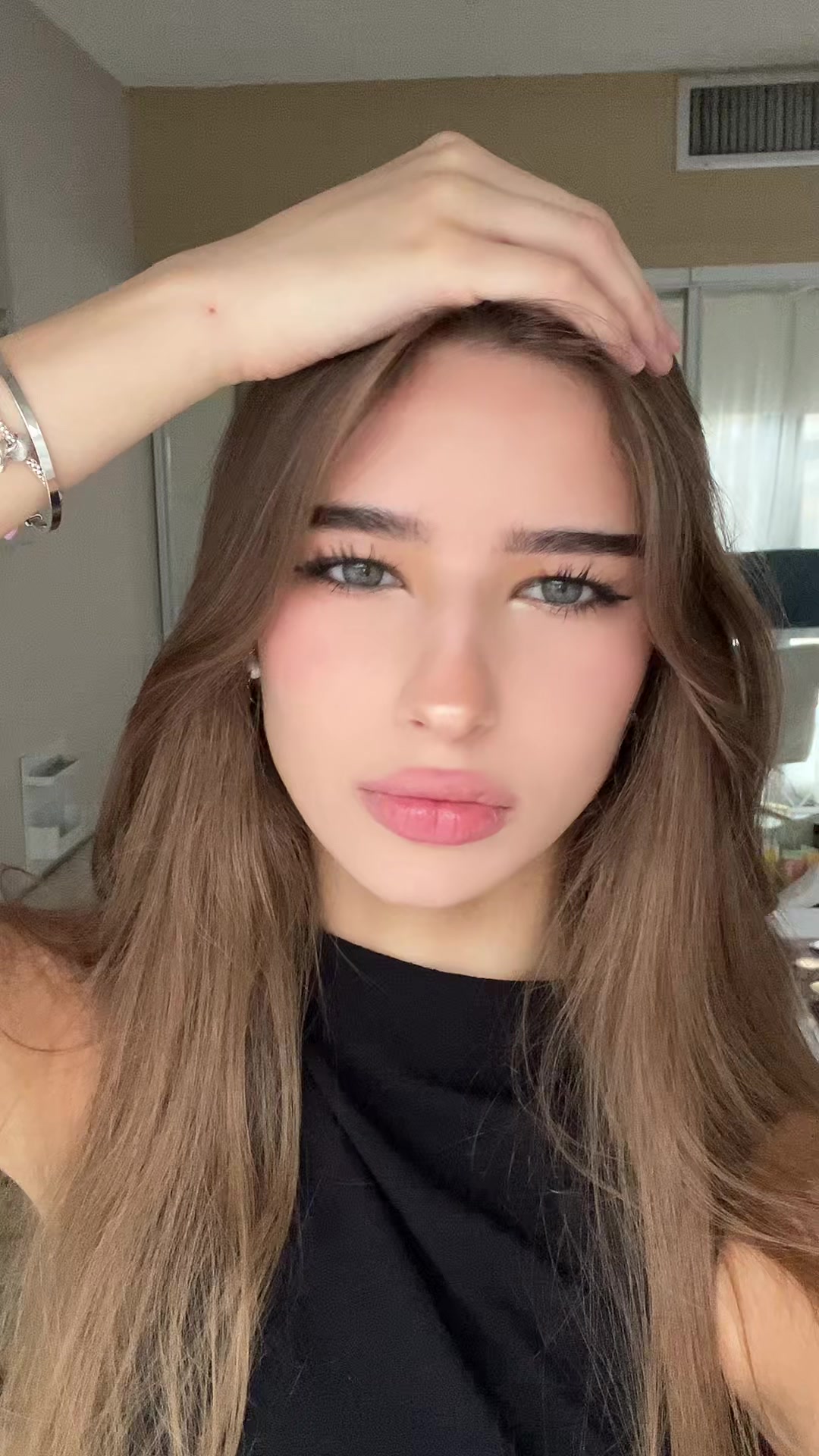 @lizka