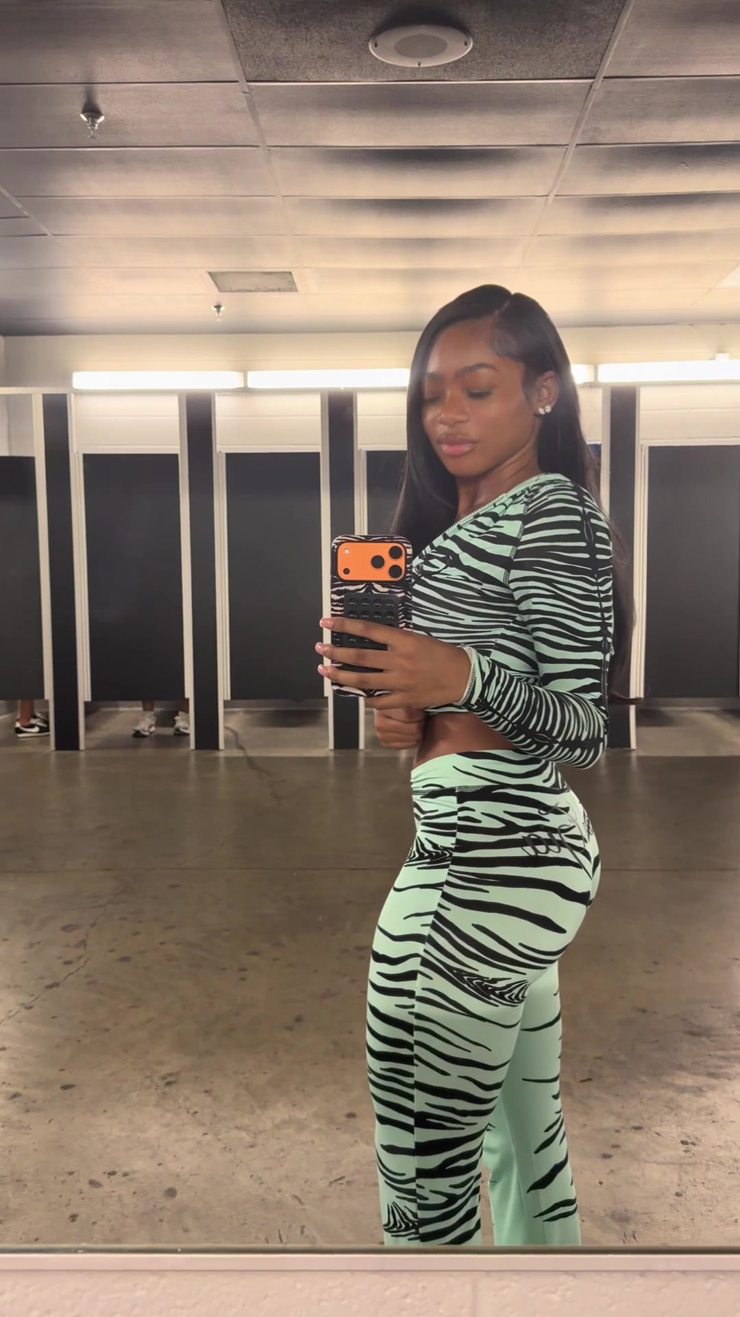 @sanaaaizhanee