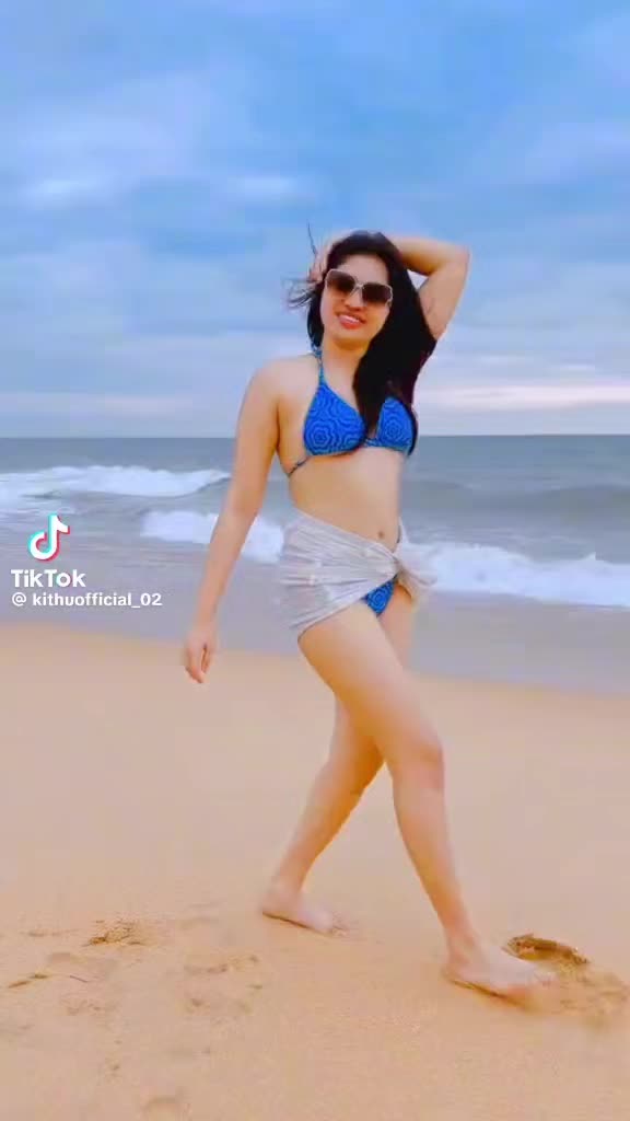 @ලස්සන අක්කිලා