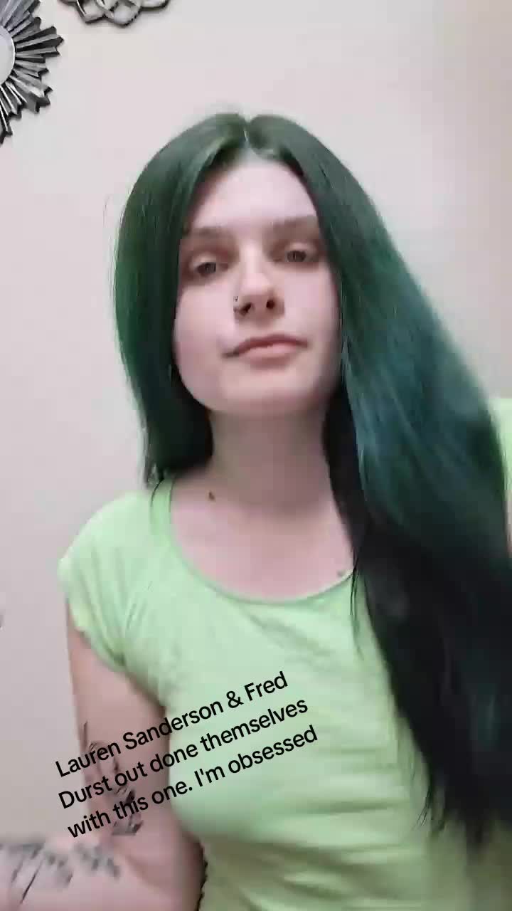 @Tay💜🖤