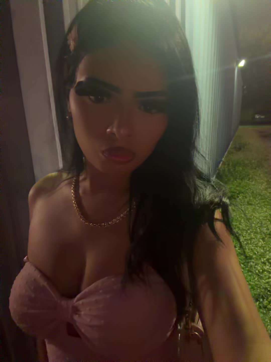 @Anaiii*•