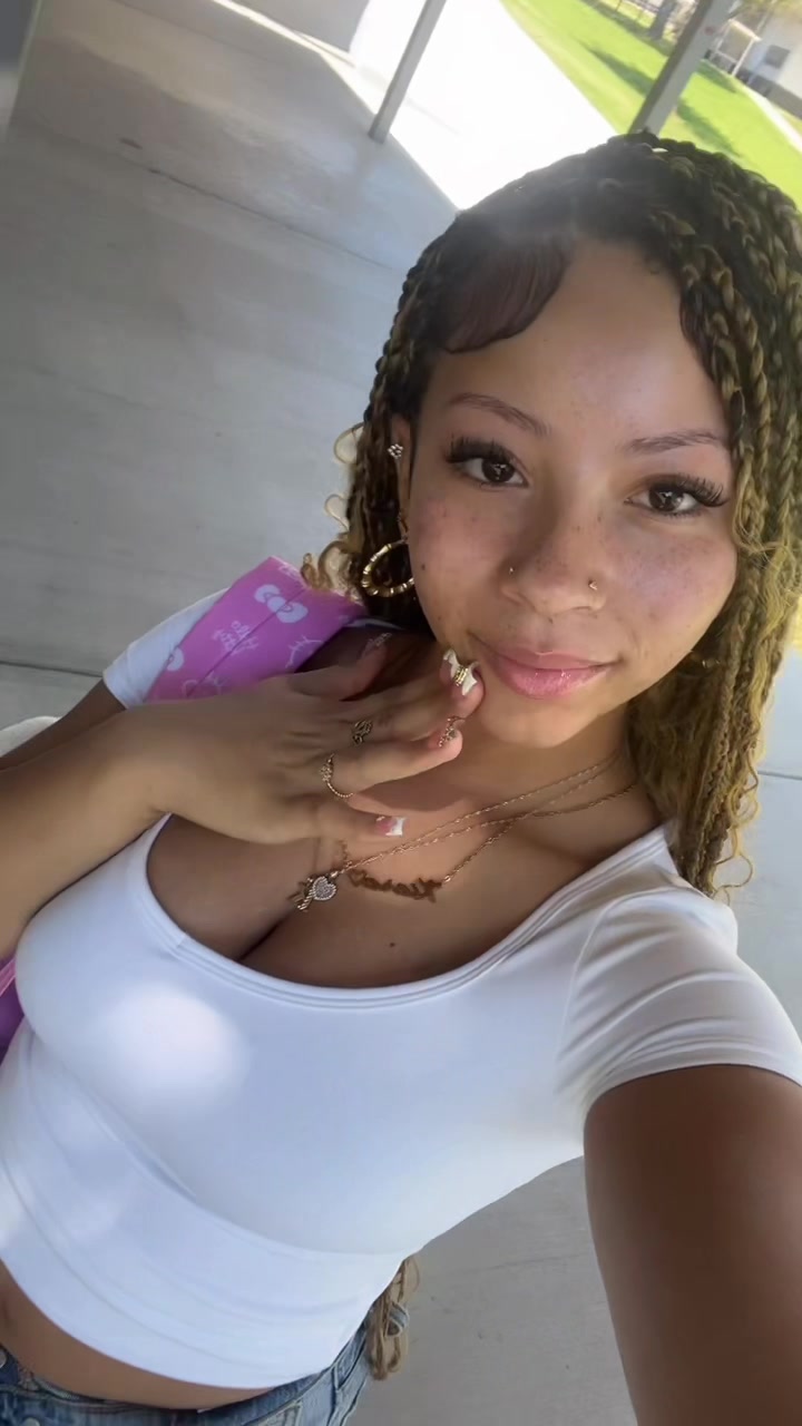 @kiaraaa